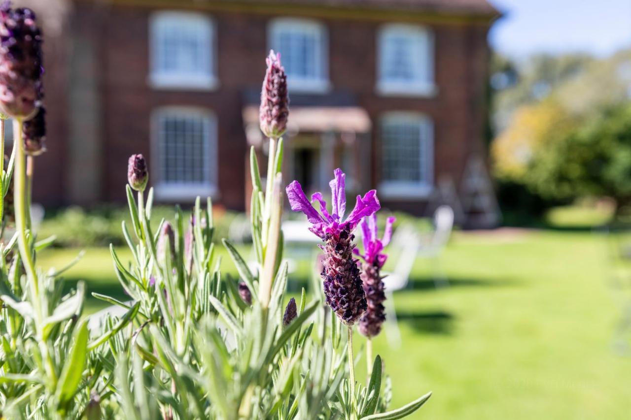 Church Farm Guest House Admaston Eksteriør billede